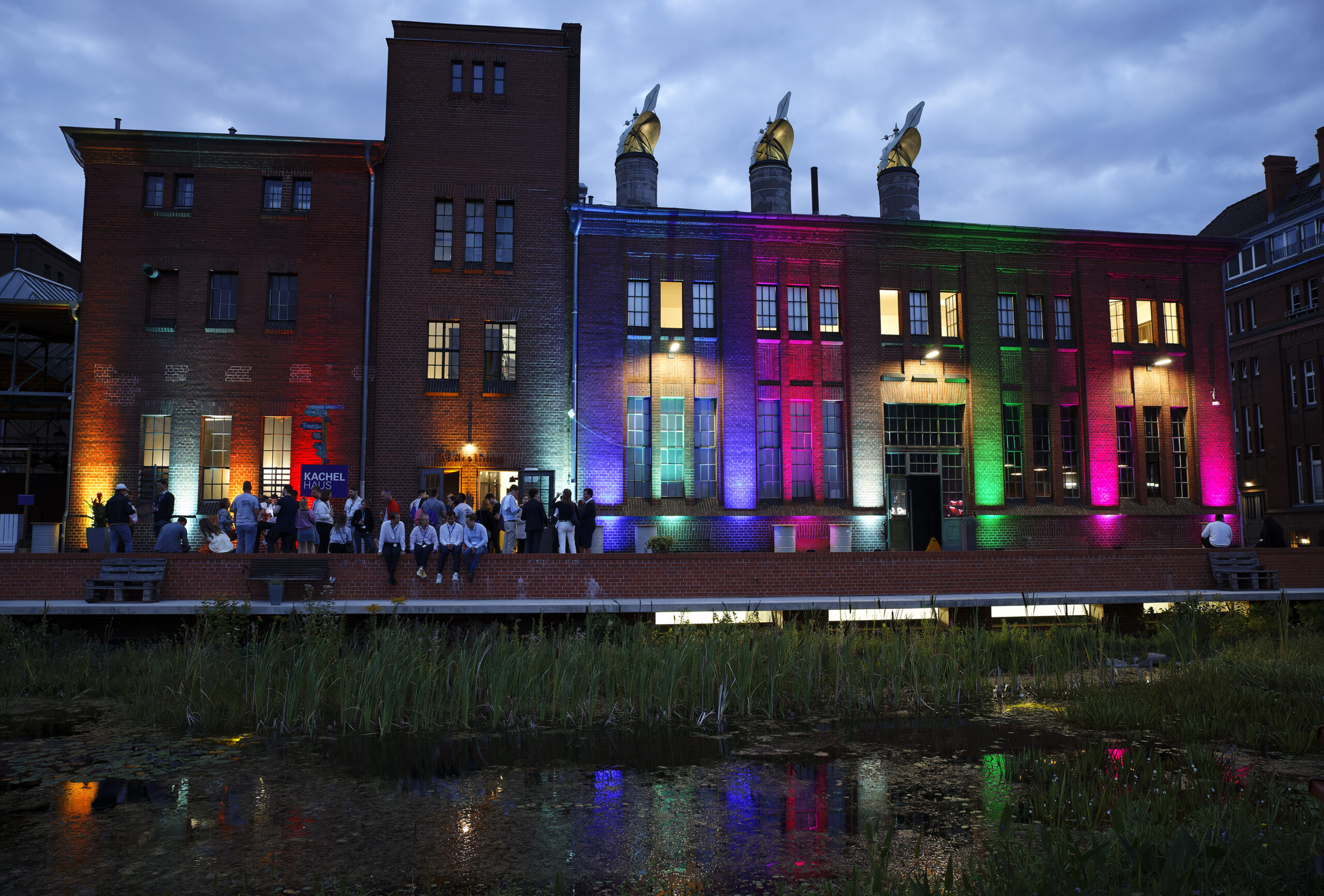 veranstaltungsmacher KPMG Recruiting Festival 2022 Malzfabrik Totale mit Beleuchtung scaled